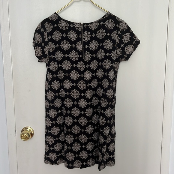Forever 21 Patterned Dress - Picture 3 of 3